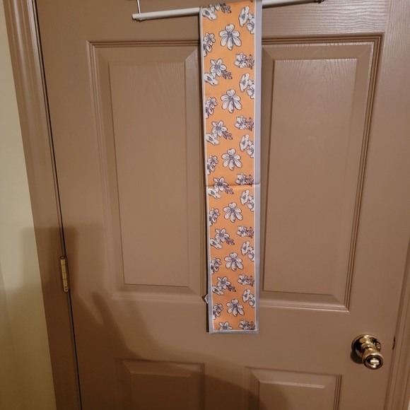 NEW Floral Yellow and White Scarf. - Picture 1 of 2